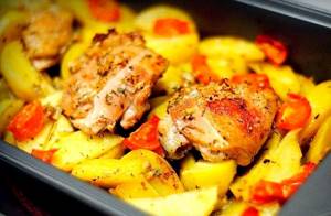 Бедра куриные в духовке с картошкой рецепт