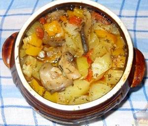Горшочки с курицей и картофелем в духовке рецепт с фото