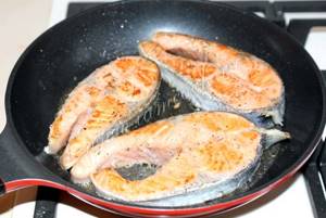 Как пожарить рыбу на сковороде рецепт