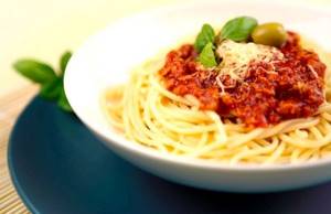 Рецепт спагетти с томатной пастой и фаршем