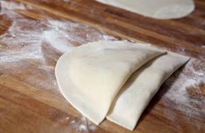 Рецепт тесто для чебуреков пошагово с фото
