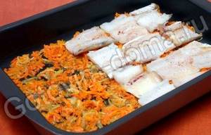 Рыба с морковью и луком в духовке рецепт с фото