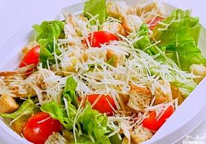 Салат цезарь рецепт классический с курицей и помидорами и сухариками