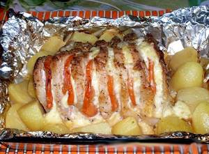 Свинина запеченная в фольге с картофелем в духовке рецепт с фото