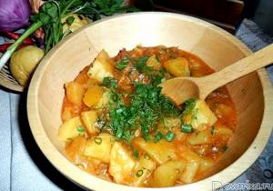 Тушёная картошка с тушёнкой в кастрюле рецепт с фото