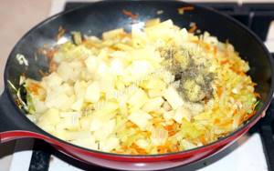 Как потушить капусту в сковороде пошаговый рецепт