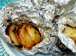 Картошка на мангале в фольге рецепт с фото