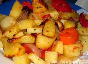 Картошка с овощами в рукаве в духовке рецепт с фото