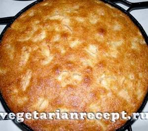 Пирог шарлотка на кефире с яблоками рецепт