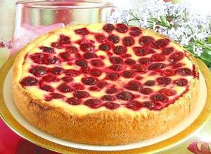 Пирог-сметанник с ягодами рецепт с фото