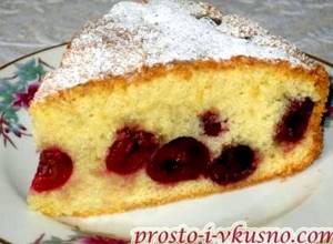 Простой пирог с вишней рецепт с фото пошагово
