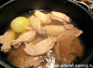 Рецепт холодца из свиных ножек с говядиной