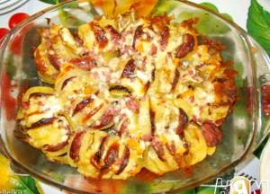 Рецепт картошка в духовке с колбасой и сыром