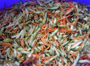 Рецепт огурцов с морковью по-корейски на зиму