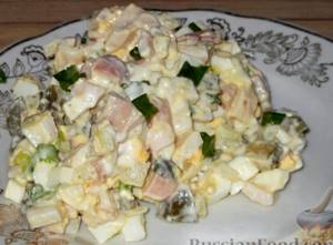 Рецепт салат из кальмаров с огурцом и яйцом