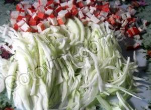 Рецепт салат с капустой и крабовыми палочками