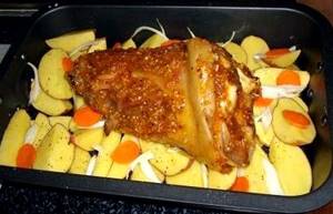 Рулька свиная запеченная в духовке с картошкой в фольге рецепт с фото