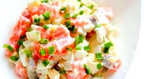Салат с красной соленой рыбой рецепт с фото
