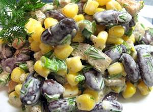 Салат с сухариками и кукурузой и фасолью рецепт с фото