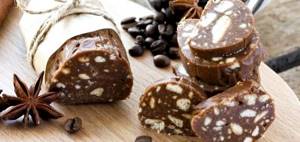 Шоколадная колбаска из печенья со сгущенкой рецепт с фото