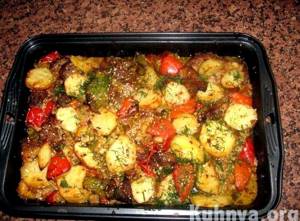 Запеченные овощи с мясом в духовке рецепт с фото